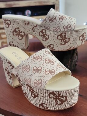 GUESS Yapplea Beige and Brown Logo Platform Mules
